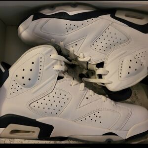JORDAN 6 Retro Midnight Navy - Size 11